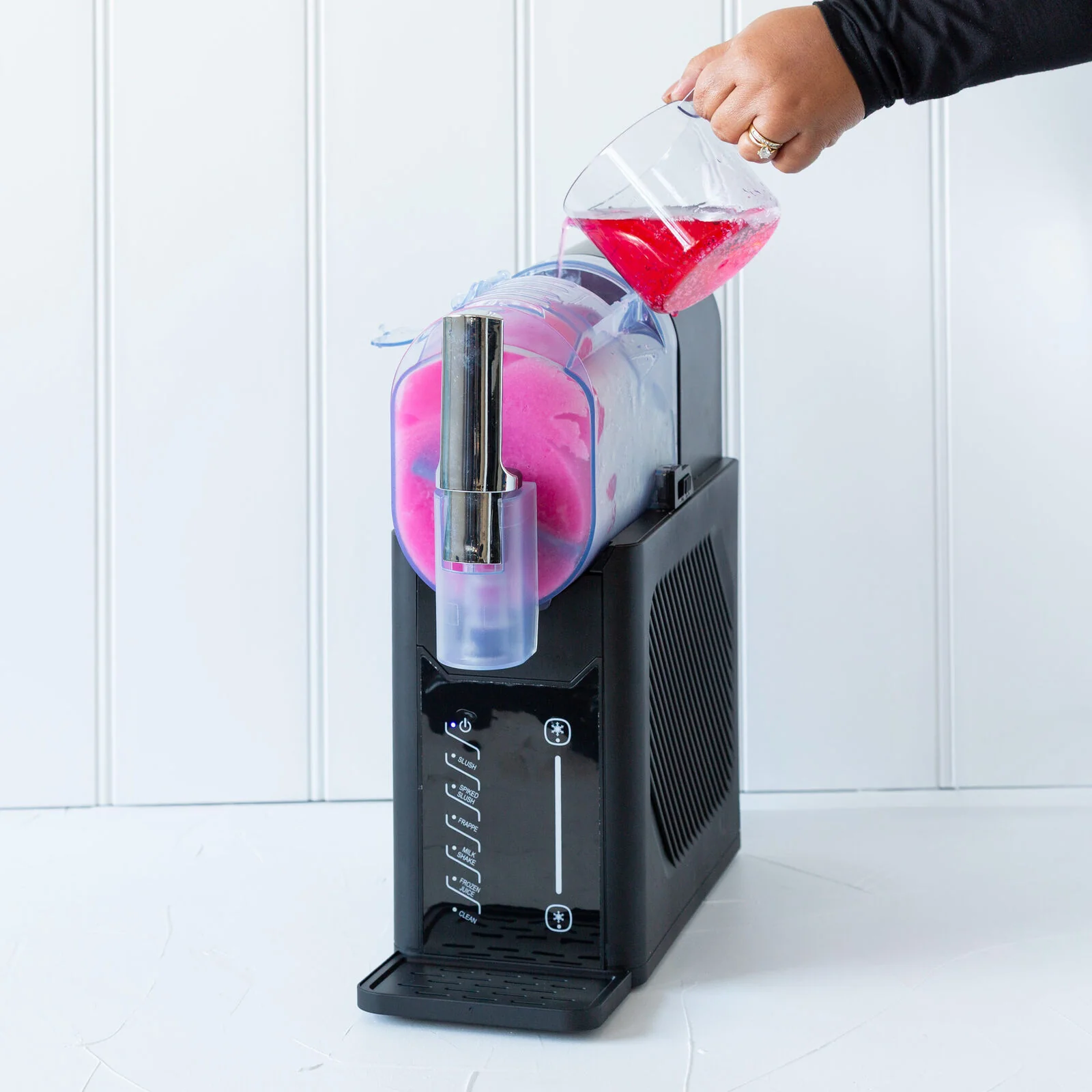 232-healthy-choice-200w-slushie-maker-2l-4.webp Healthy Choice 200W Slushie Maker 2L