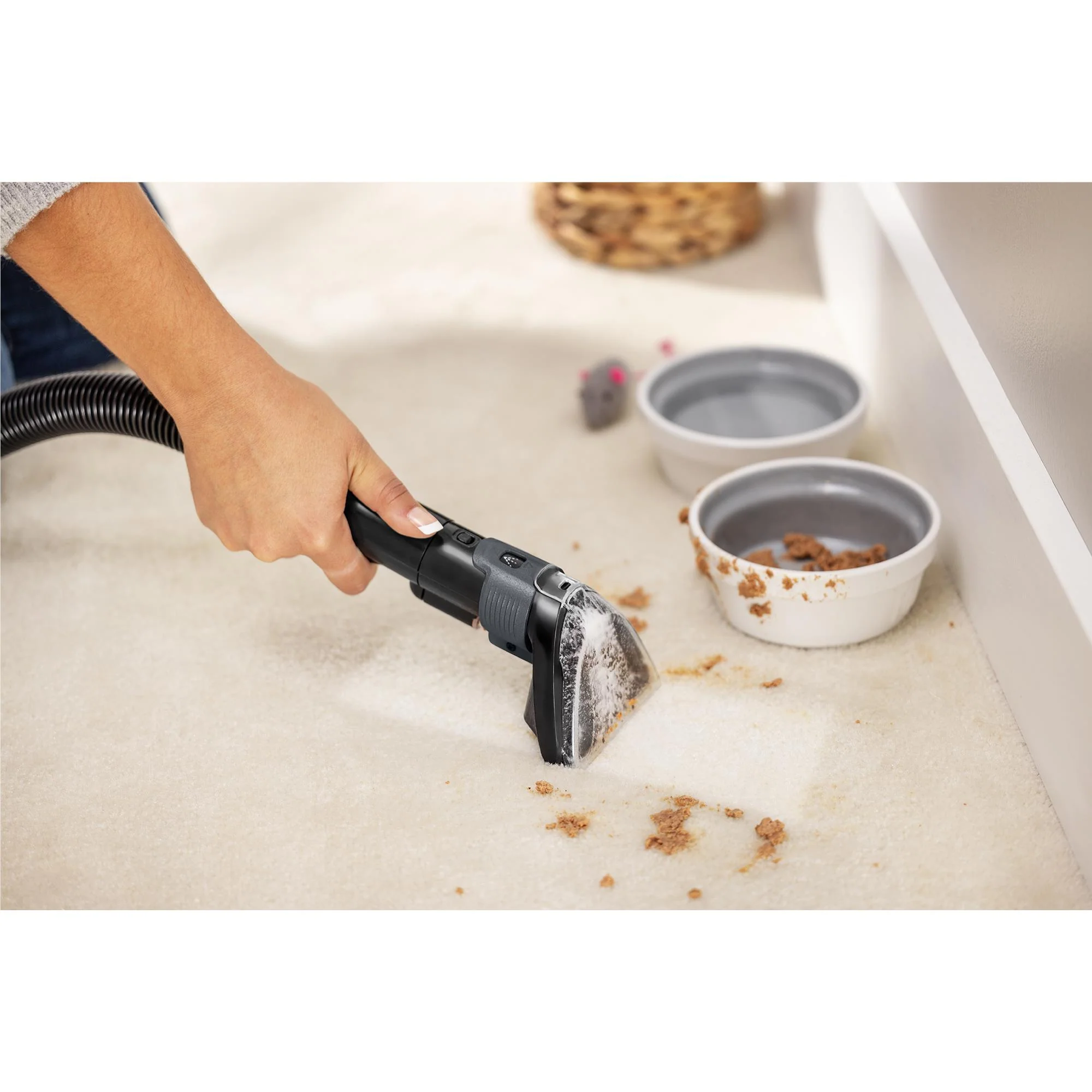 768-bissell-3861f-spotclean-portable-cleaner-8.webp Bissell 3861F SpotClean Portable Cleaner